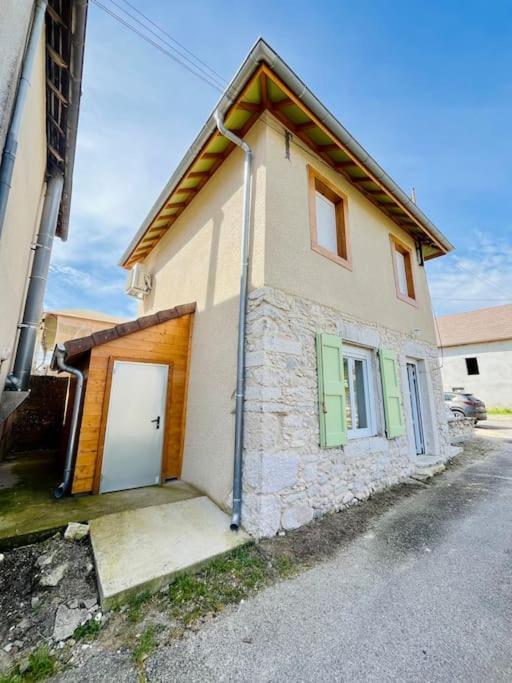 La Maison L'Oiseau Bleu Saint-Victor-de-Morestel Ngoại thất bức ảnh