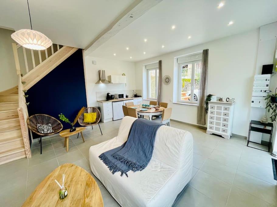 La Maison L'Oiseau Bleu Saint-Victor-de-Morestel Ngoại thất bức ảnh